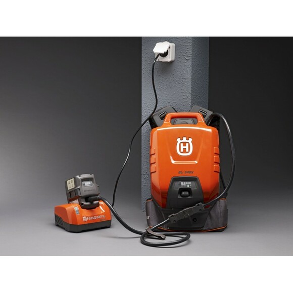 Зарядное устройство Husqvarna QC330 (9705222-01) изображение 3